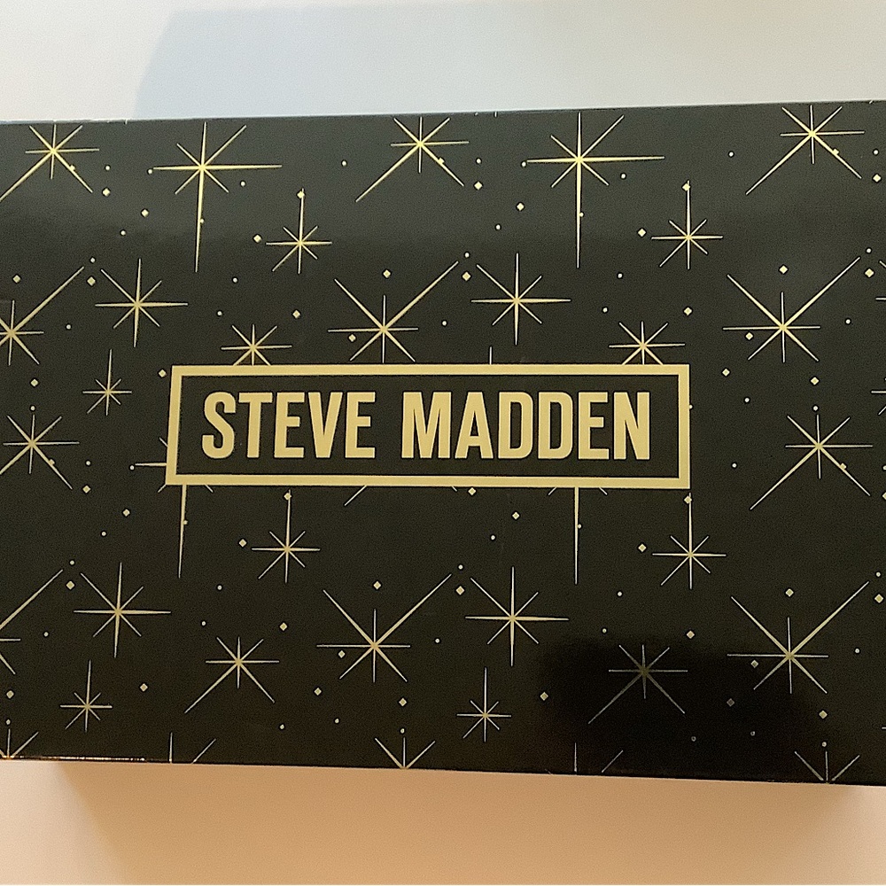 Steve Madden Rhinestone Backpack & Winter Hat 2 pc. Gift Set New In Box - Picture 4 of 4